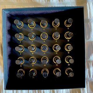 Montale Best Sellers Perfume Discovery Set
25x2ml Samples